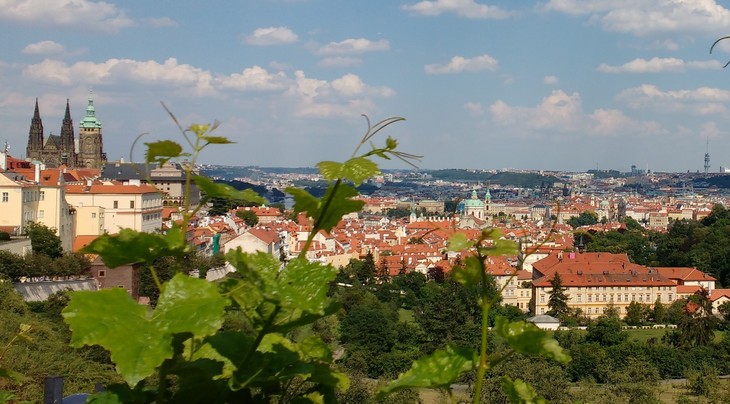 Blick vom Strahov Kloster auf Prag © Norbert Kampf
