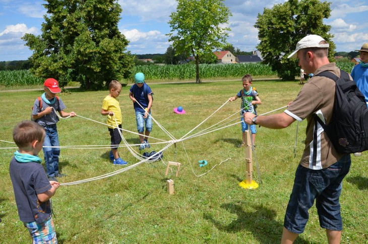 Spiel und Spaß - wie hier bei einer Kinderwallfahrt 2016 - bieten Dresdner Pfarreien für Jungen und Mädchen in den Sommerferien an. © Michael Baudisch